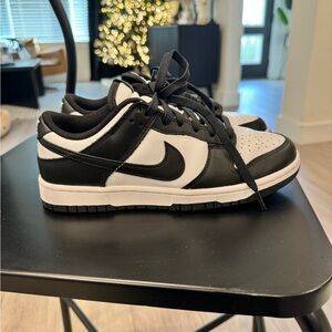 Men’s size 7 Nike dunks